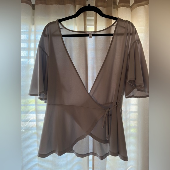 5/$25✨LEITH Surplice Wrap Blouse 🩶🩵 - Picture 3 of 3